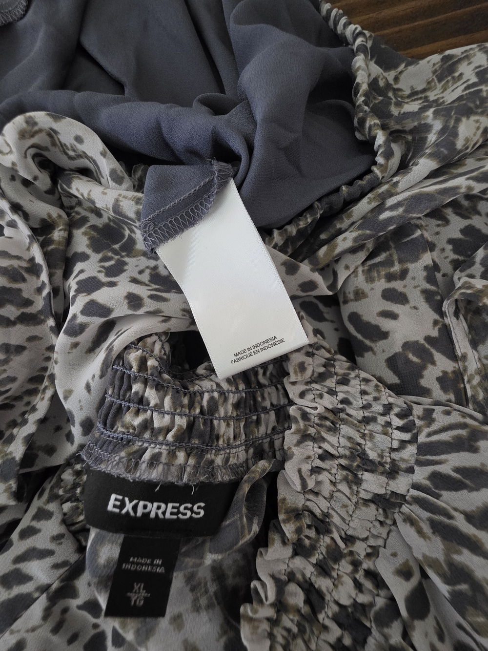 Express Woman’s Gray Animal-Print Sizw XL Elastic Waist Pants